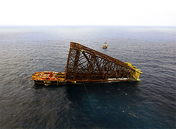 McDermott installs Ayatsil-B drilling platform, Mexico